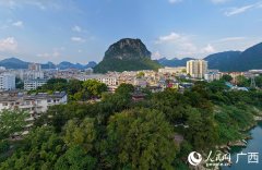 以至陌头“卖诗歌